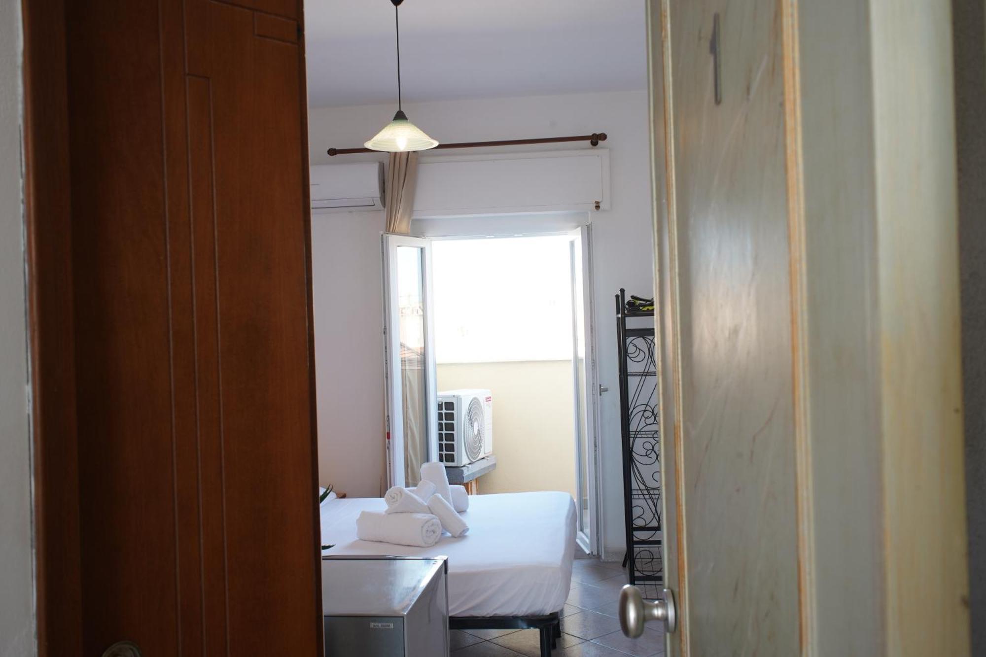 Oasis Guest House Алгеро Екстериор снимка