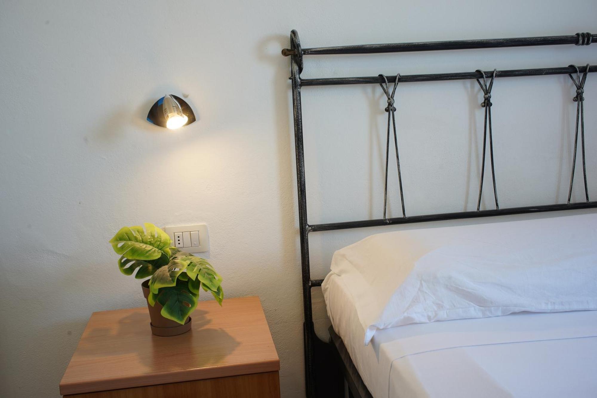 Oasis Guest House Алгеро Екстериор снимка