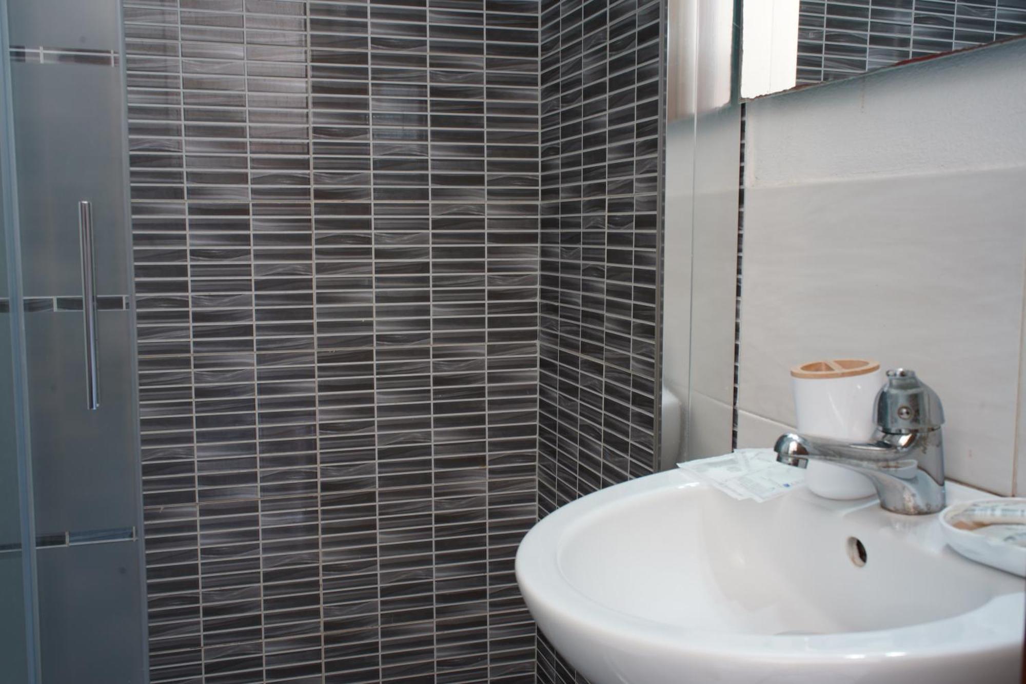 Oasis Guest House Алгеро Екстериор снимка