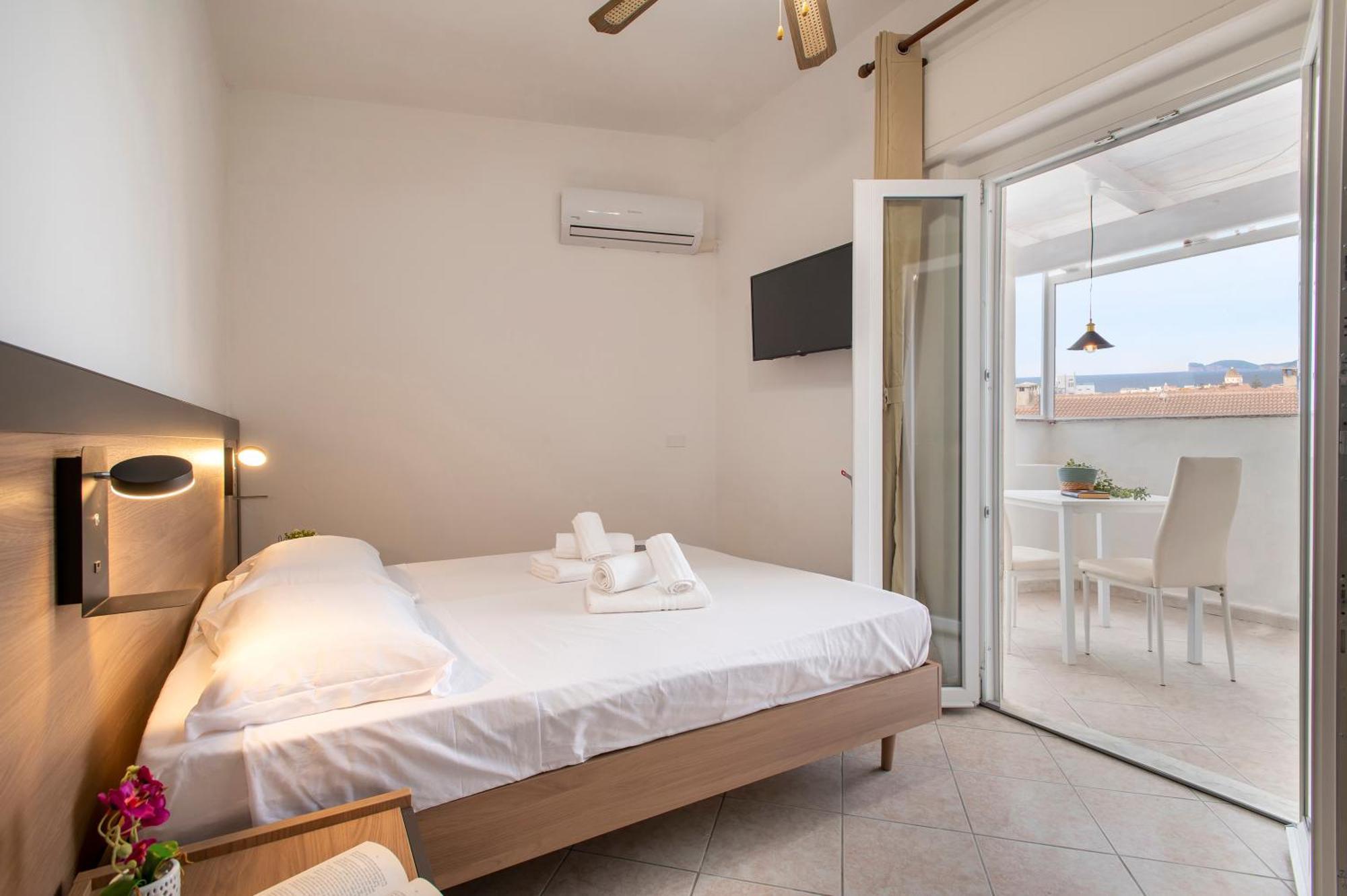 Oasis Guest House Алгеро Екстериор снимка