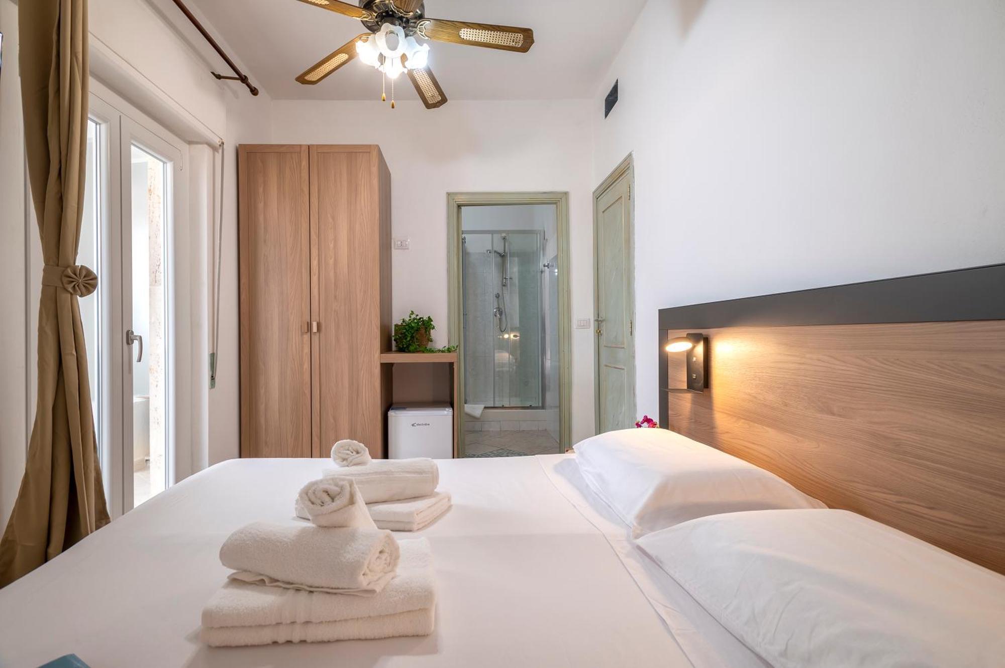 Oasis Guest House Алгеро Екстериор снимка