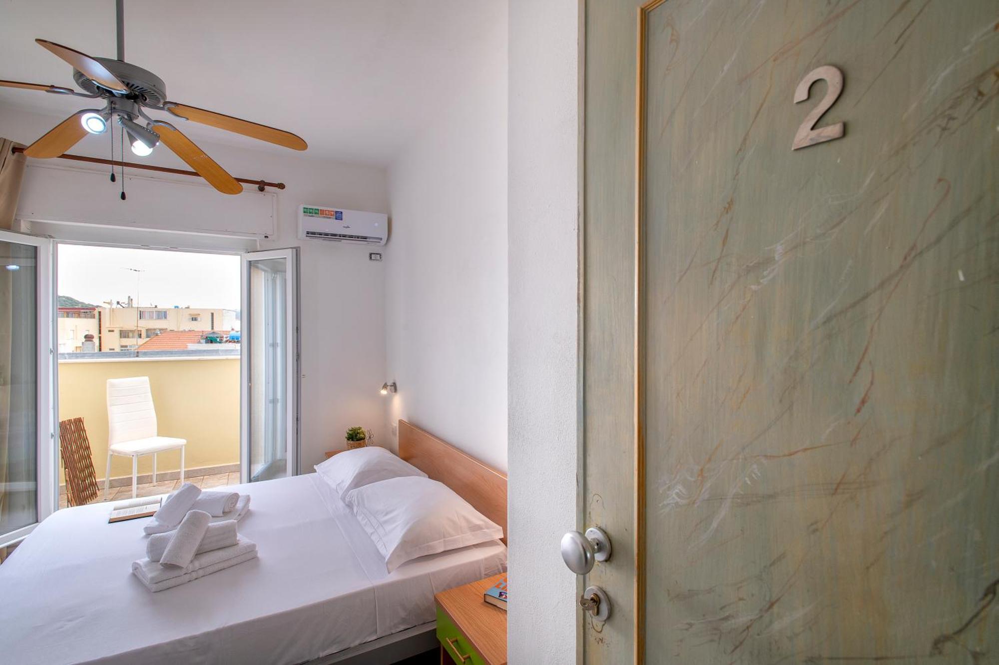 Oasis Guest House Алгеро Екстериор снимка