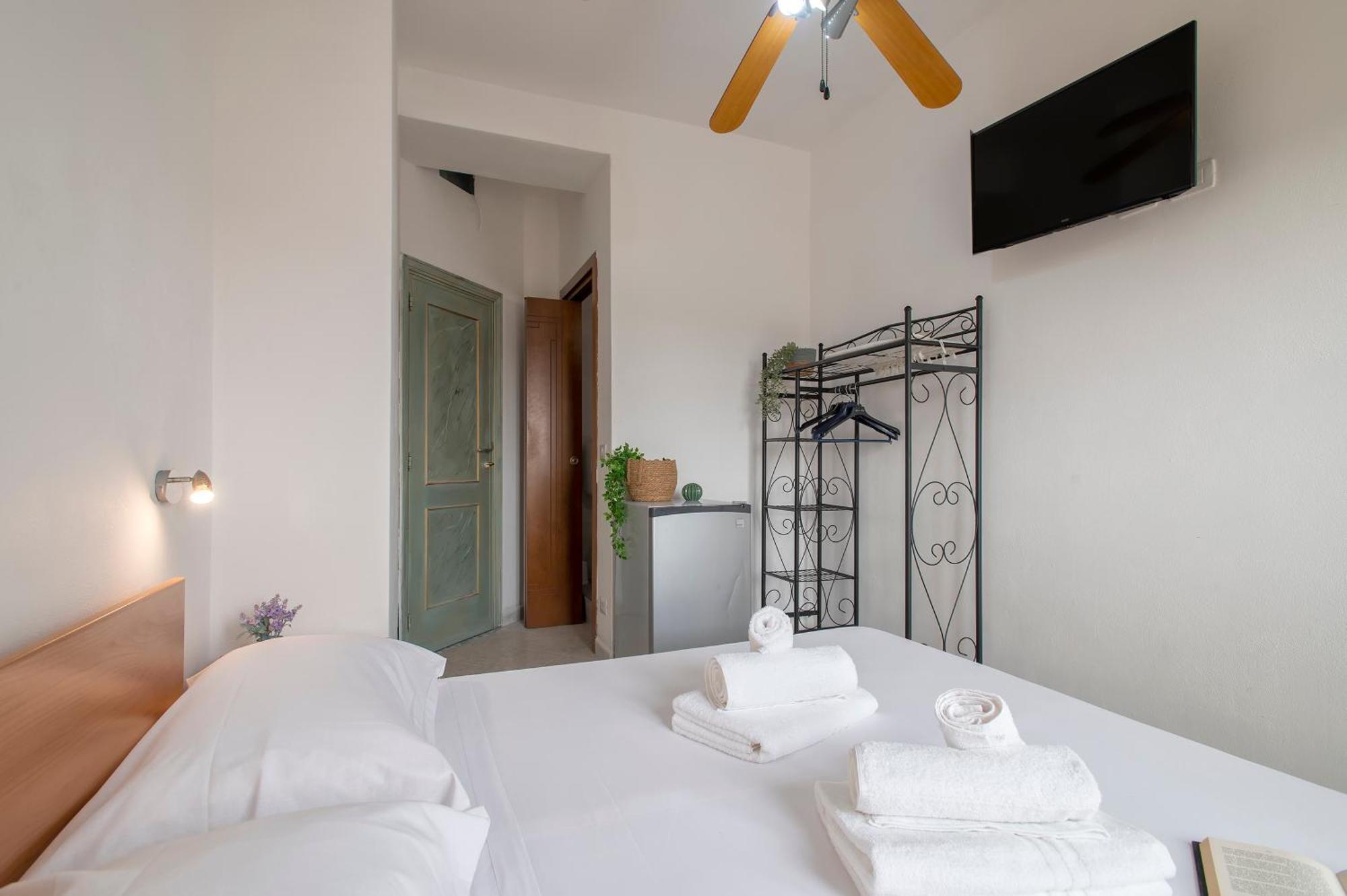 Oasis Guest House Алгеро Екстериор снимка