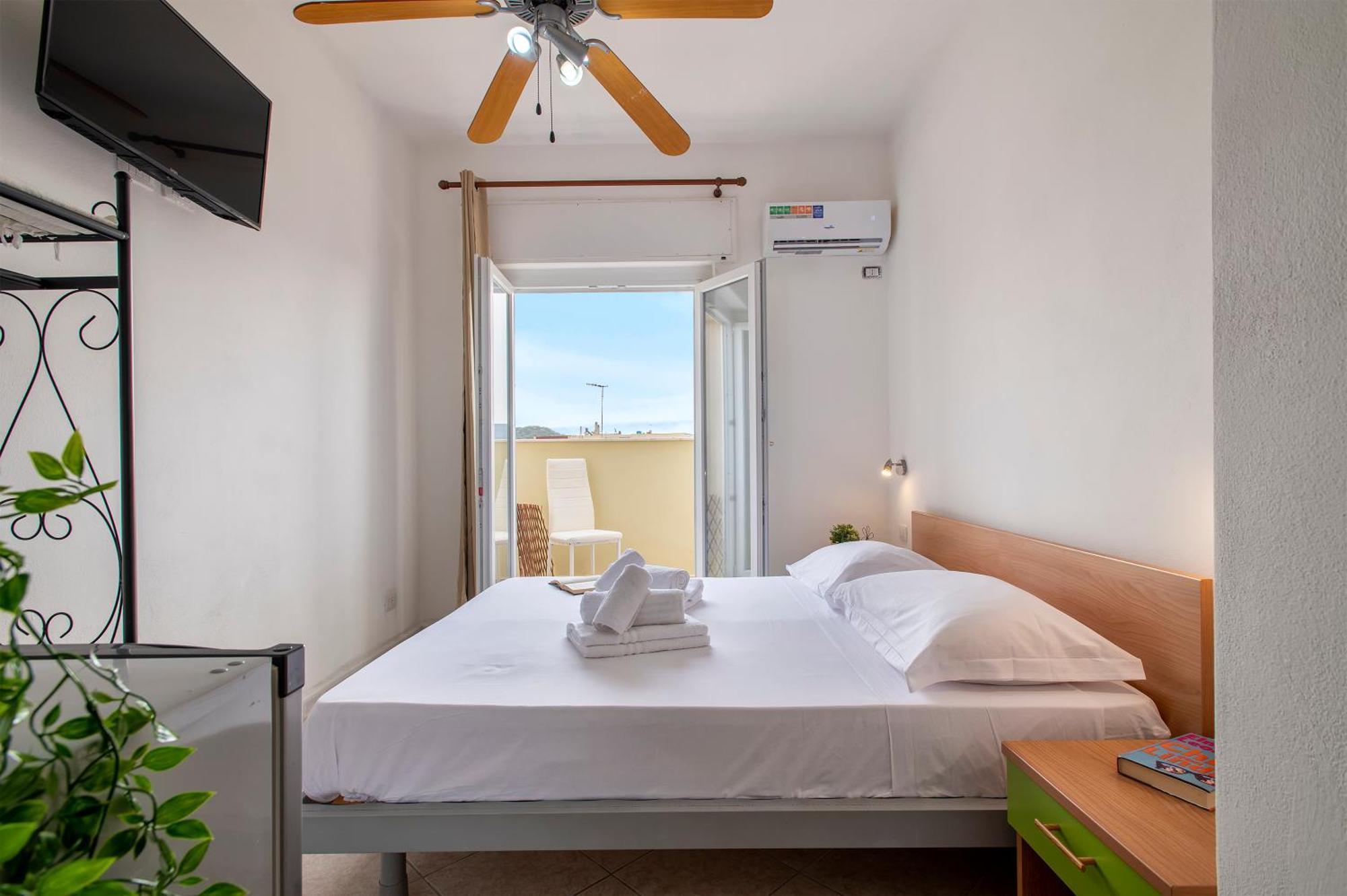 Oasis Guest House Алгеро Екстериор снимка