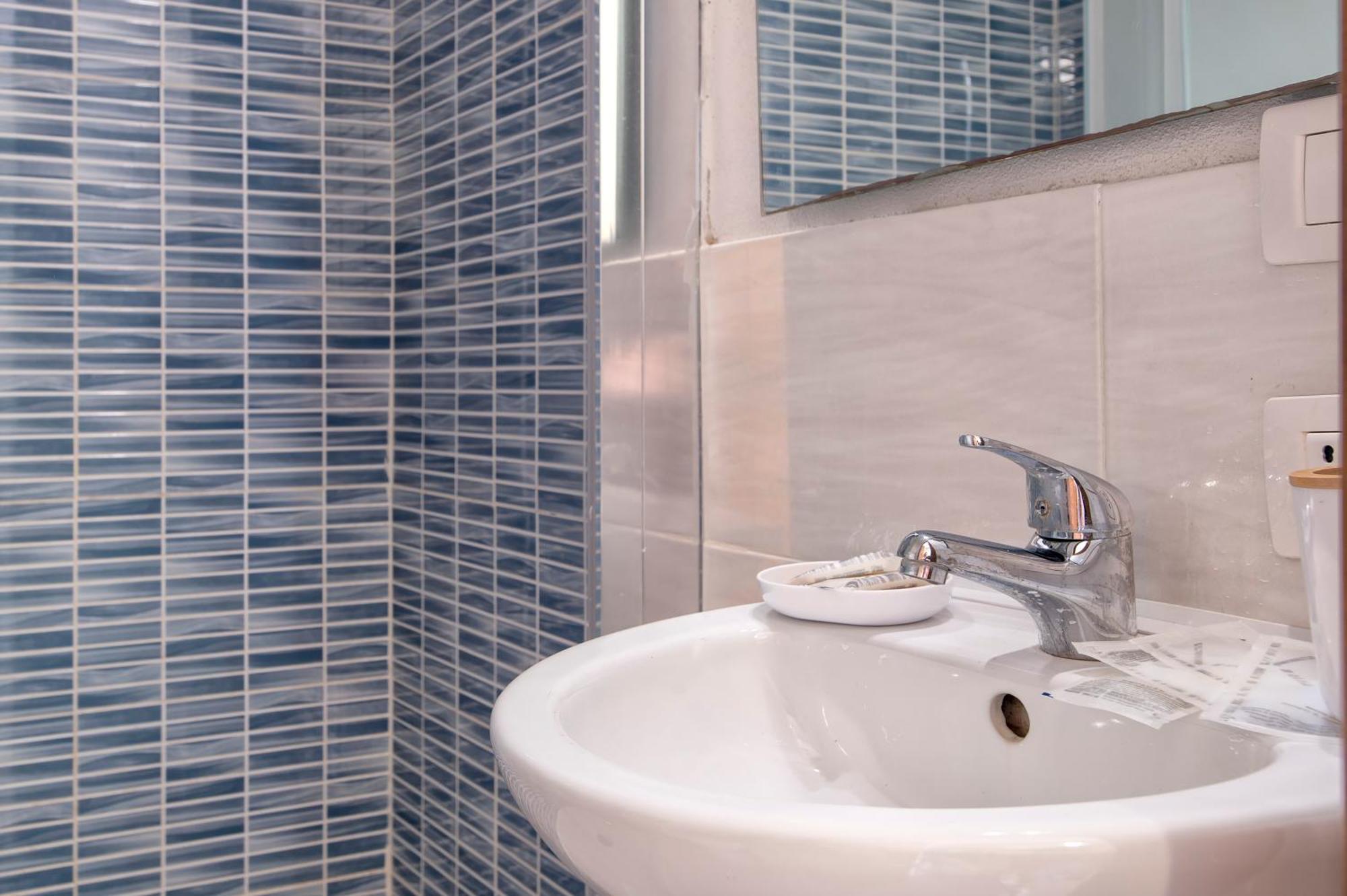 Oasis Guest House Алгеро Екстериор снимка