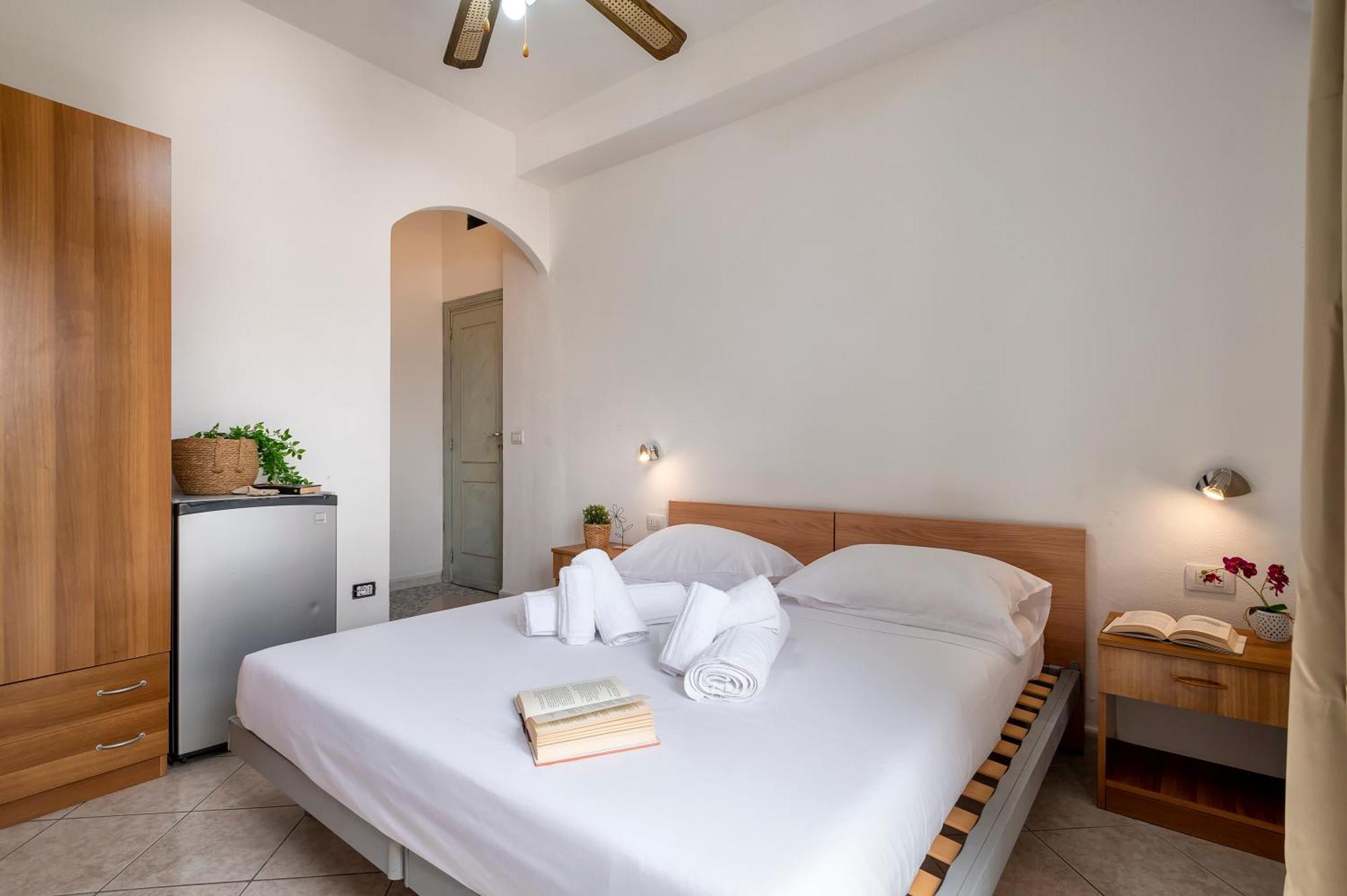 Oasis Guest House Алгеро Екстериор снимка